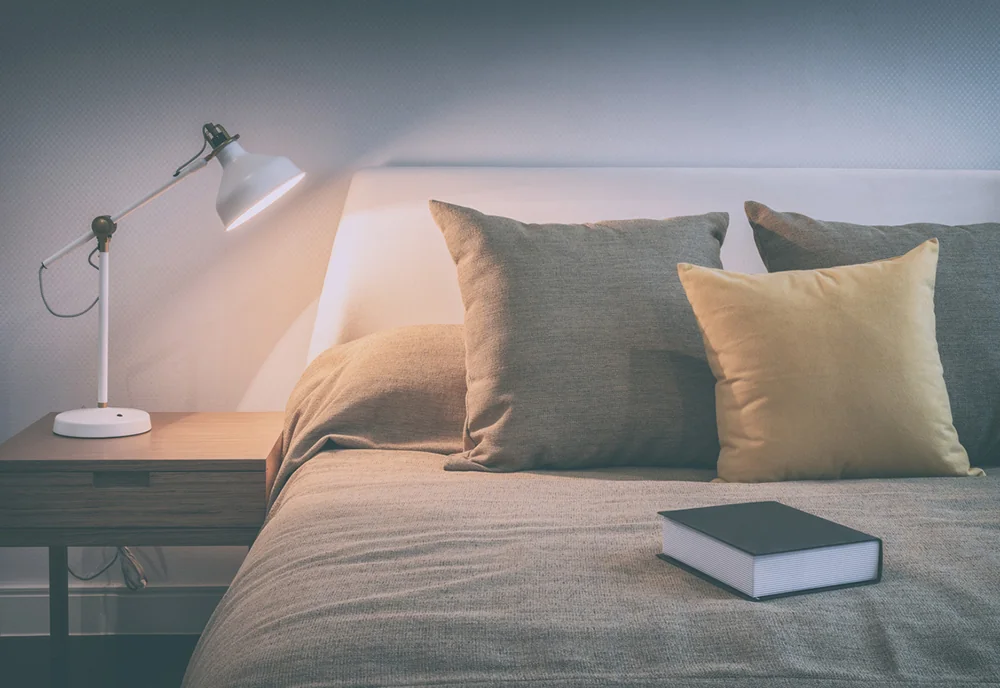 Environnement tamisé préparant au sommeil