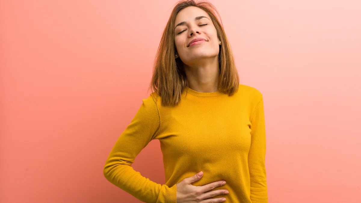 Une personne sereine illustrant le confort digestif retrouvé