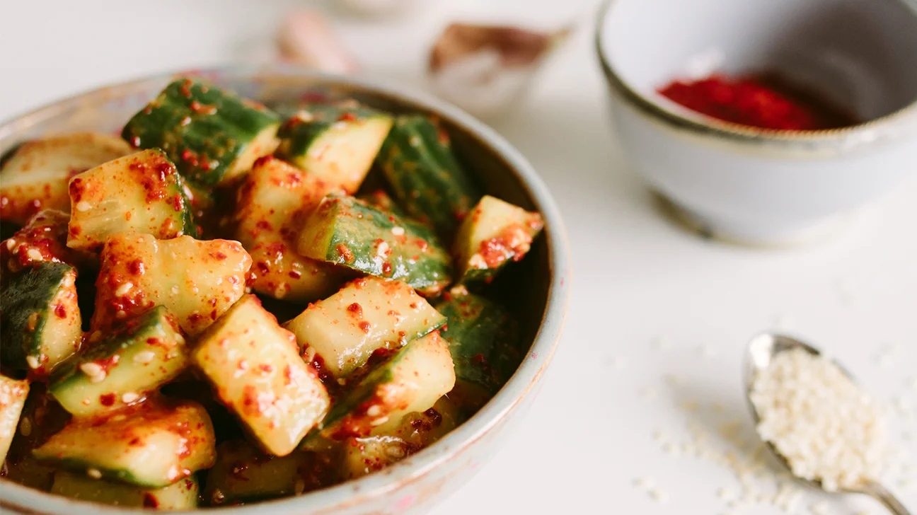 Kimchi de concombre fermenté