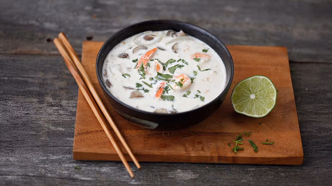 Soupe thaïlandaise au lait de coco et crevettes