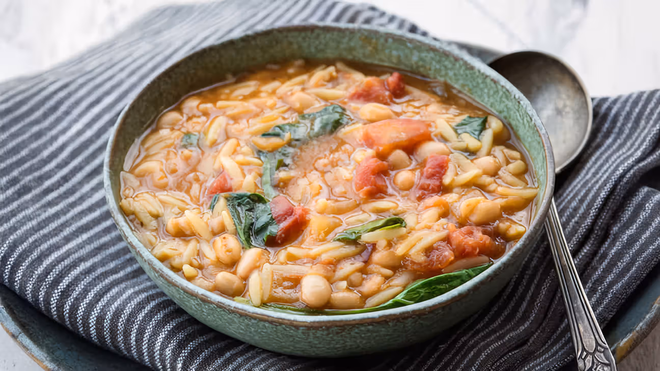 Soupe de tomates et haricots blancs